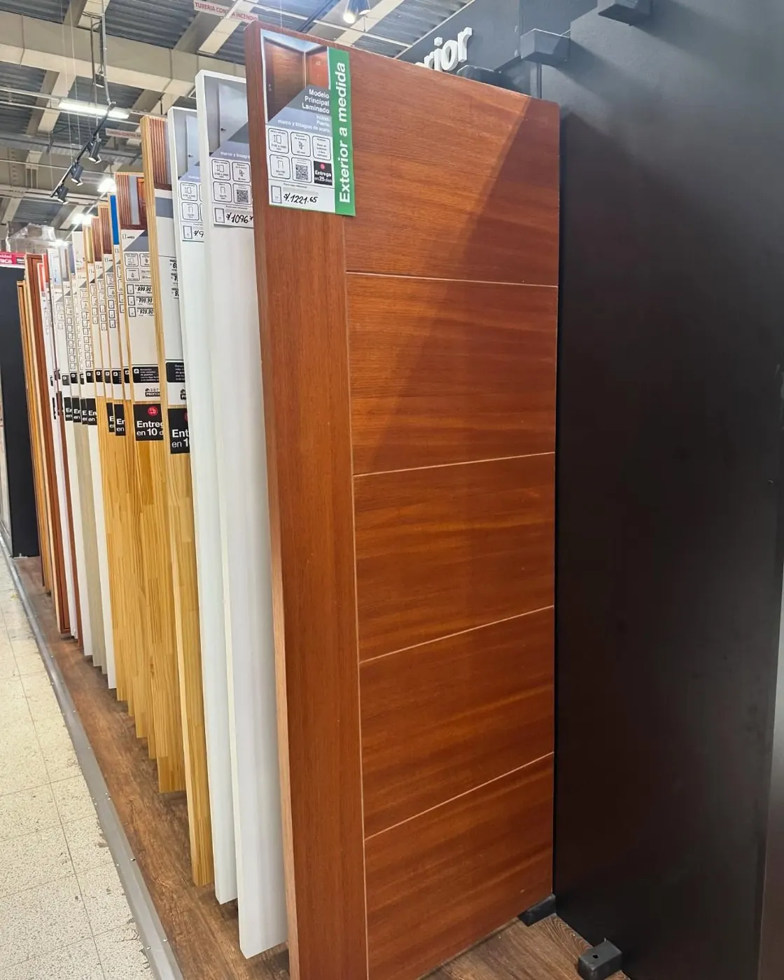 Exhibición de puertas Diazsa
