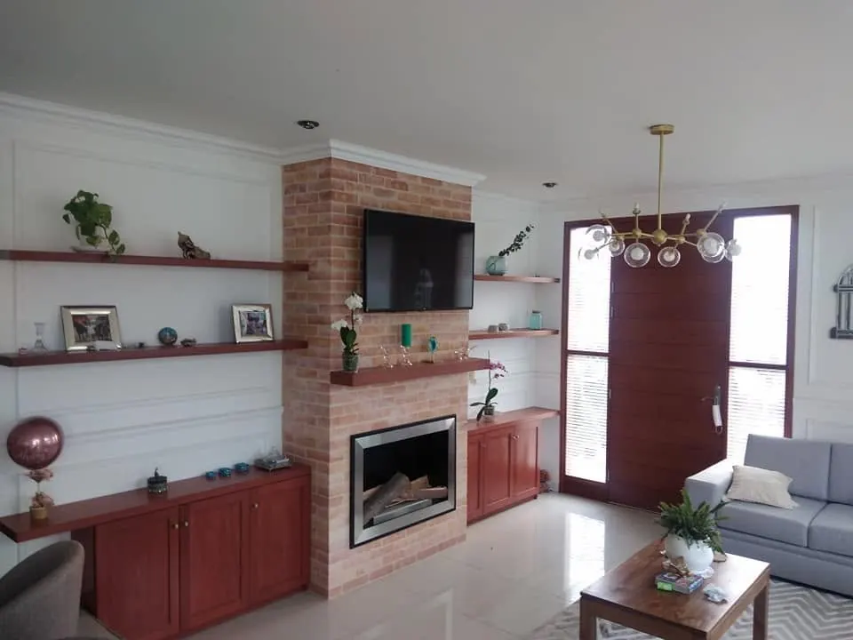 Casa con chimenea - Puertas Diazsa